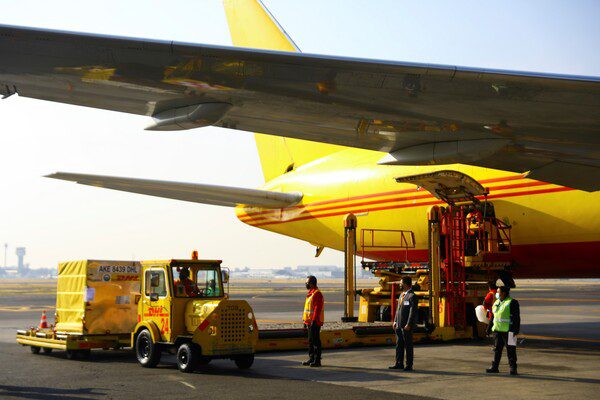 Prevén interés del crimen organizado en vacuna anticovid