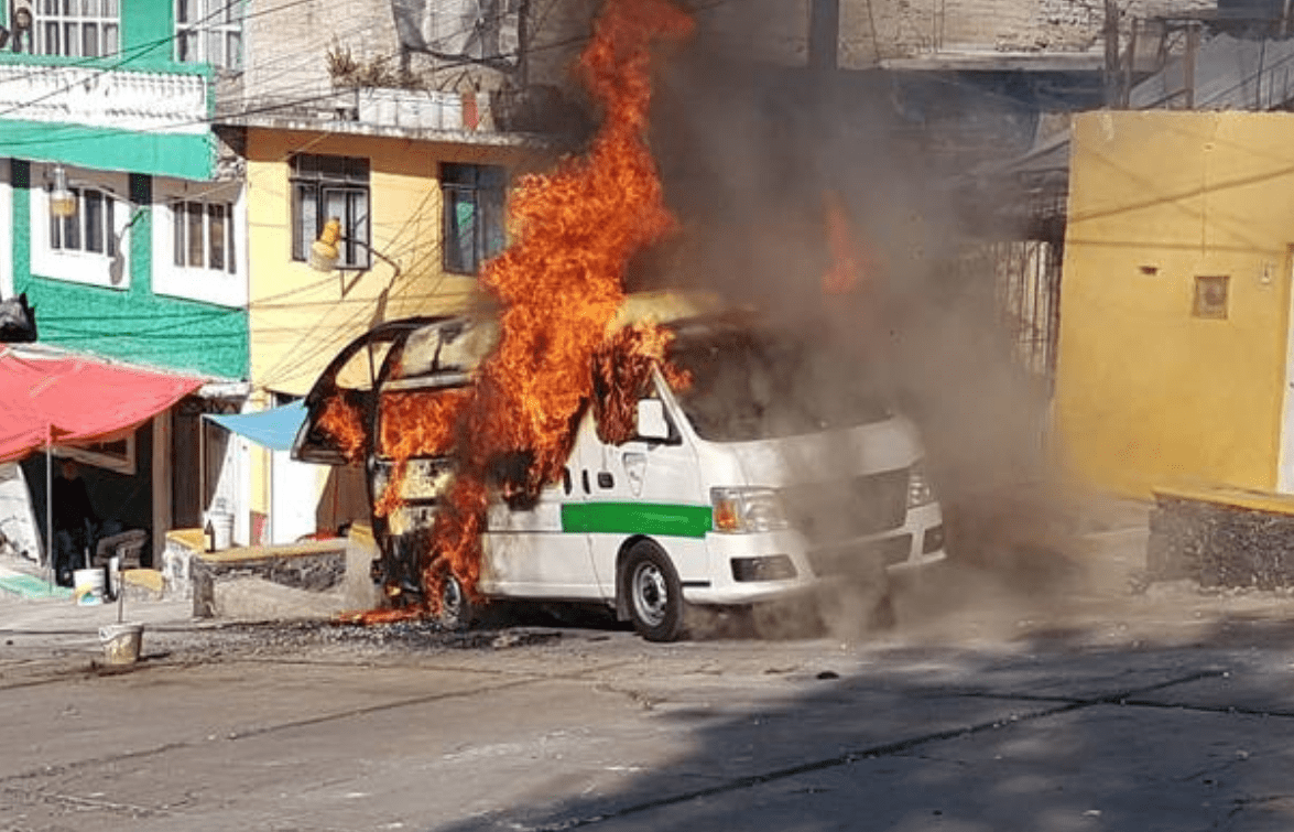 Transporte público en llamas, activó alarma de emergencia en CDMX