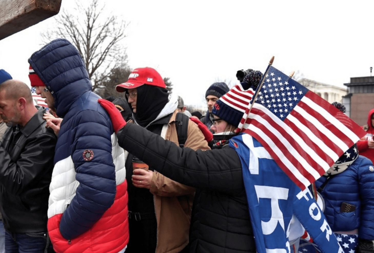 Frente al Capitolio en EUA manifestantes rechazan victoria de Joe Biden
