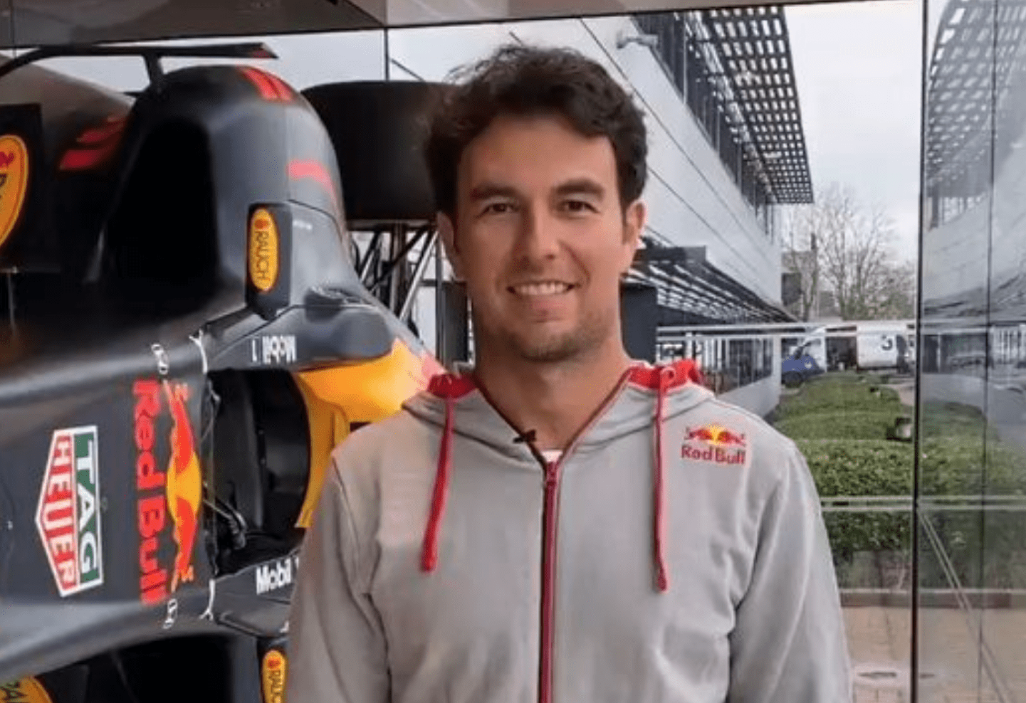 Revelan #VIDEOS de Checo Pérez en su nueva escudería "Red Bull Racing"