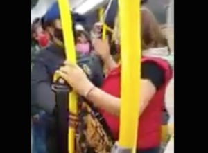 #LadyPerro sube a Metrobús con su mascota y pelea con policía #VIDEO