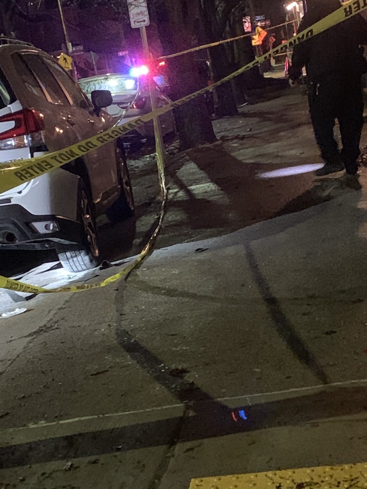 Reportan explosiones y disparos en Pittsburgh