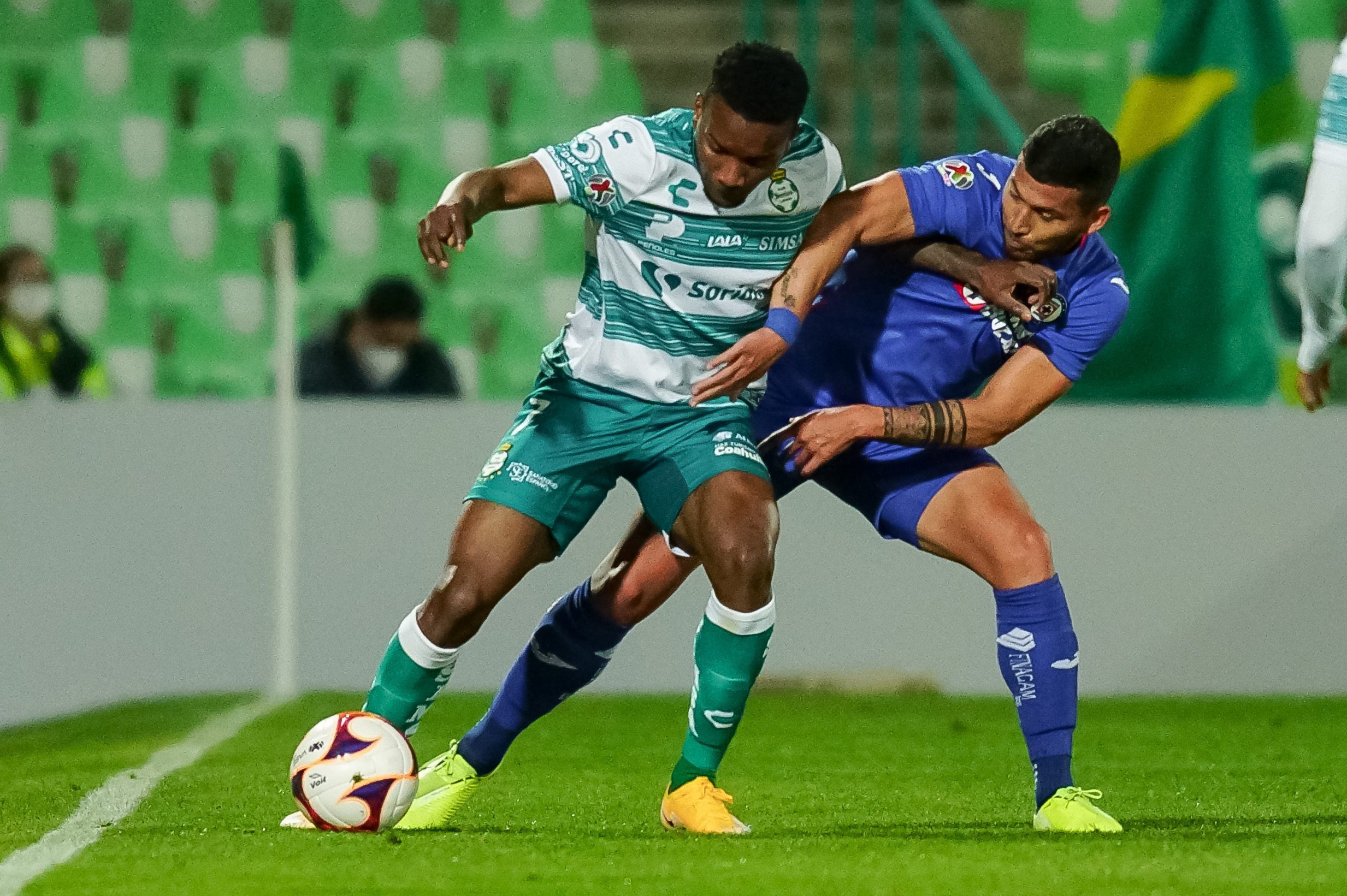 Santos asesta primer descalabro a Cruz Azul en el Guard1anes 2021