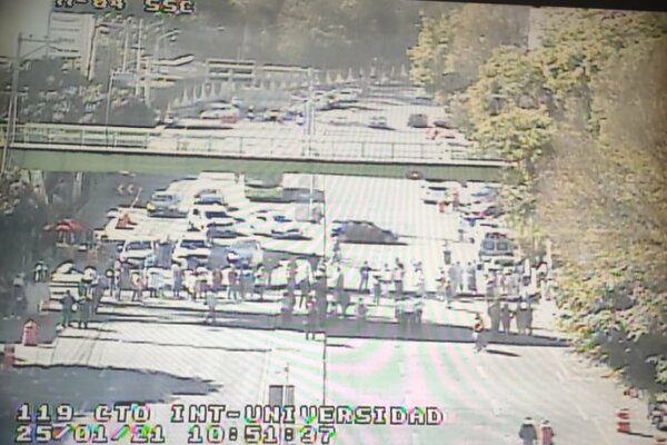 Personal médico se manifiesta por vacunación a líderes sindicales