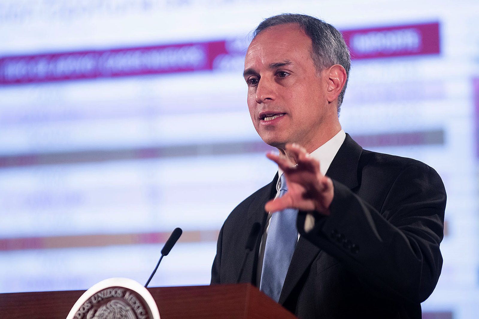 López Gatell viaja a Argentina para posible adquisición de vacuna