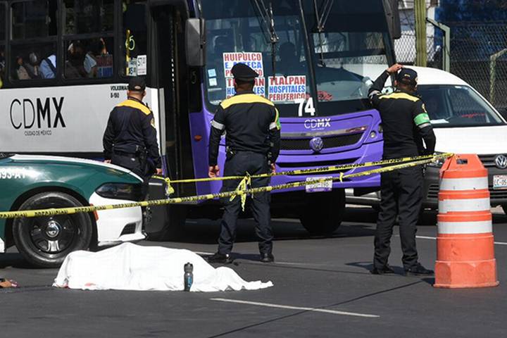 Fallece ciclista tras ser atropellado por camión, en Tlalpan