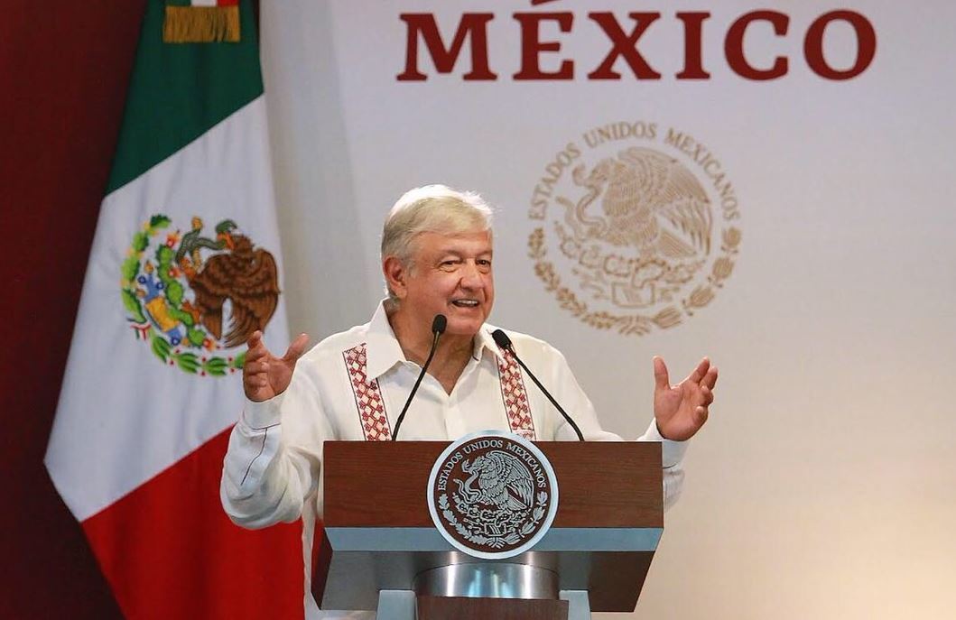 Políticos envían sus mejores deseos a AMLO ante positivo a COVID-19