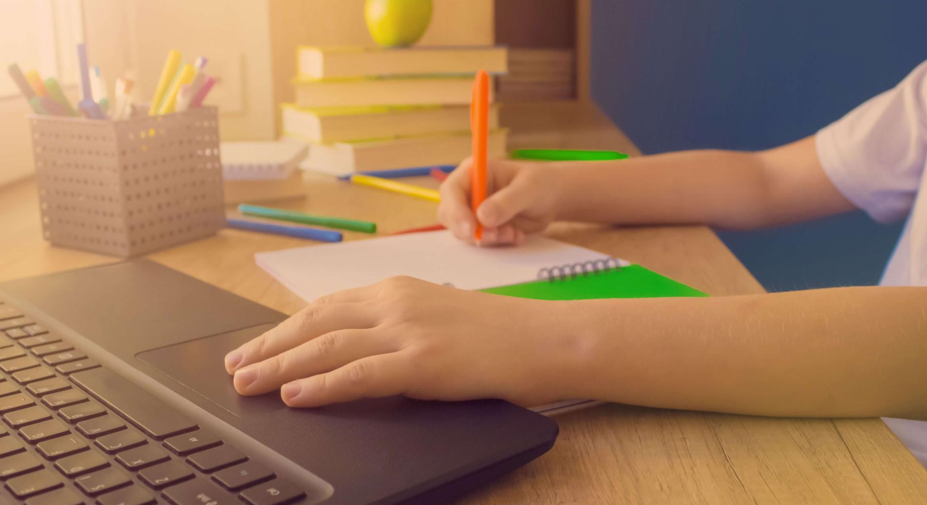 Menores deben recibir asesoria psicológica ante clases virtuales