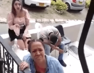 Mujer que hizo fiesta es increpada por sus vecinos #VIDEO