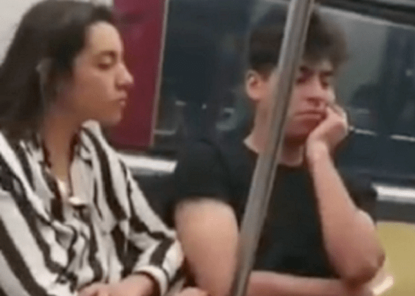 A la fuerza, lo obligan a bajar del metro por no usar cubrebocas #VIDEO
