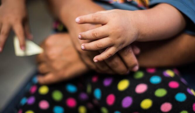 EUA deporta a madres indocumentadas, con bebés recién nacidos