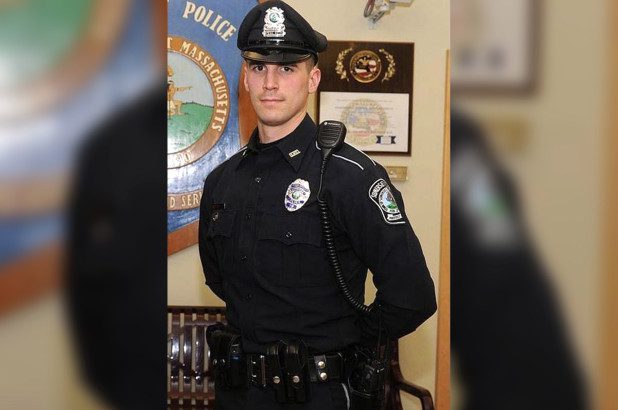 Policía acude por reporte de robo en una tienda y termina comprando comida para las sospechosas, en lugar de detenerlas