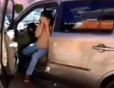 Mujer fue captada arrastrando a su perro con una camioneta en Puebla, dijo que no se dio cuenta #VIDEO