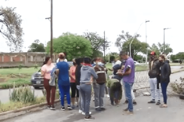 Joven persigue y ultima a ladrón que lo había robado para compartirlo en sus redes sociales