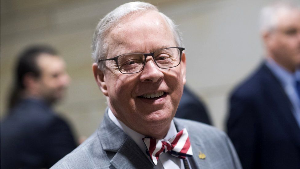 Muere Ron Wright, el primer congresista de EU en fallecer por Covid-19