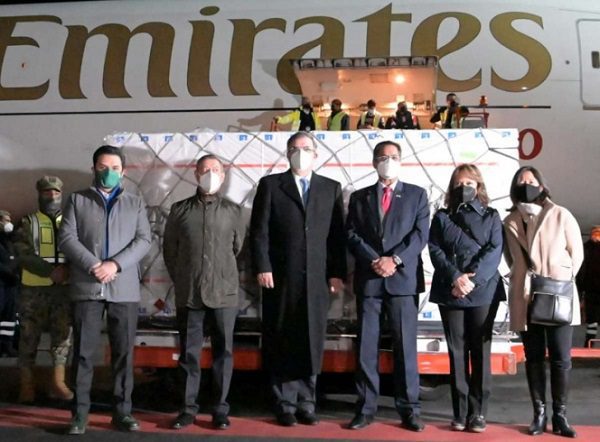 Llegan a México 870 mil vacunas de AstraZeneca contra covid