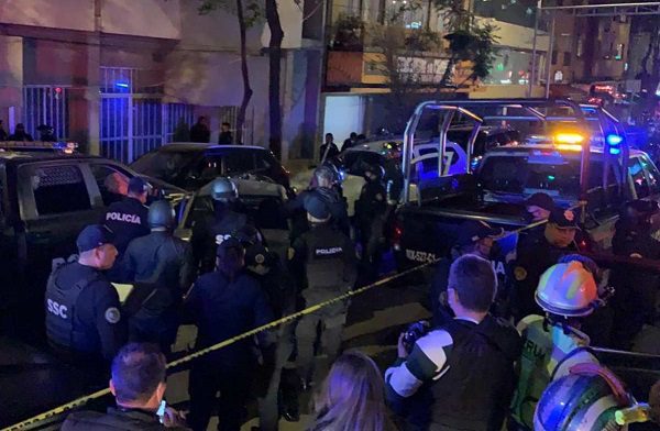 Choque entre patrulla y 4 vehículos en la Roma, deja una persona muerta