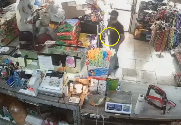 Violento asalto se registra en tienda de Tijuana, "le voy a meter un plomazo en la p... cabeza" #VIDEO