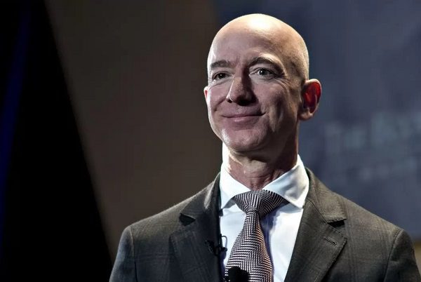 #ÚltimaHora Jeff Bezos renuncia como CEO de Amazon