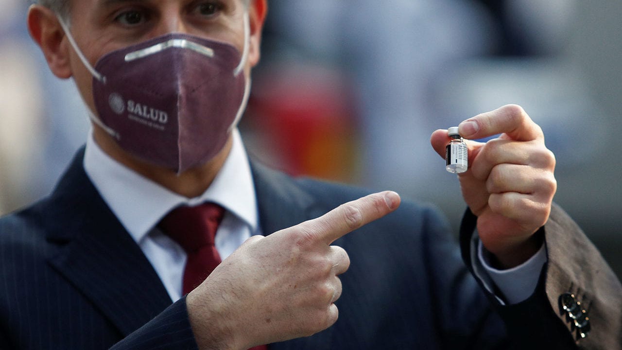 "Registro no afecta orden de aplicación de vacuna" afirma López-Gatell tras fallas en página