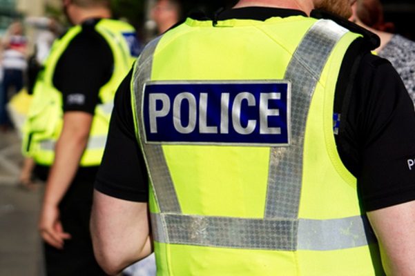 Causa indignación arresto y sometimiento de niña en EU #Video (IMÁGENES FUERTES)