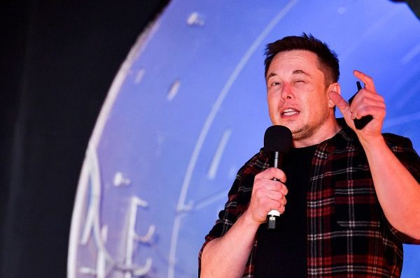 Neuralink, de Elon Musk, busca que monos jueguen videojuegos con su mente