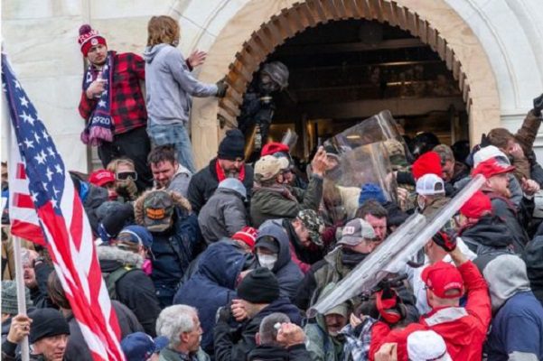 Canadá declara a Proud Boys grupo terrorista