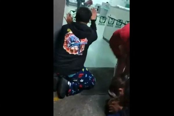 IMSS asegura que no se negó atención a hombre que murió en puertas de hospital