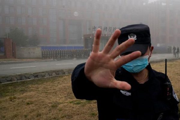 "Excelente para guión", dice equipo de la OMS sobre origen de Covid-19 en laboratorio