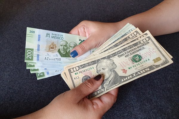 Derivado de la pandemia, disminuyen remesas a México desde EU