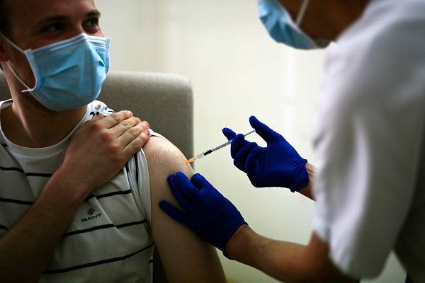 En un solo día, EU logró vacunar contra el Covid-19 a dos millones de personas