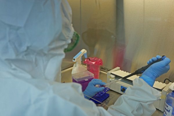 Dan de alta al primer paciente contagiado con la variante británica de covid en México