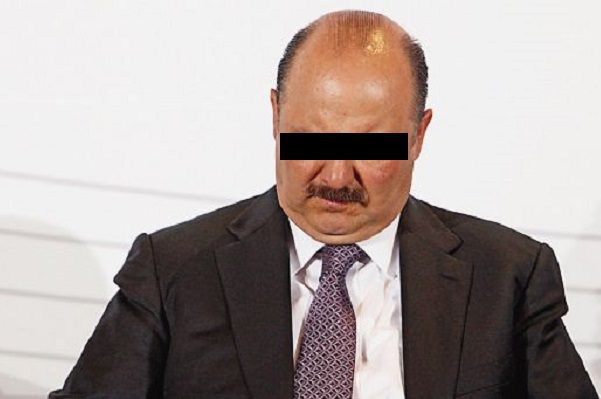 Acusan a notario de certificar empresas fantasma de César Duarte