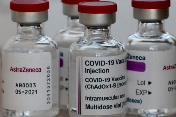 AstraZeneca prevé tener vacuna contra nuevas variantes a fines de año