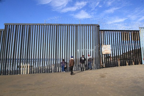 EU comenzará a aceptar a solicitantes de asilo varados en México