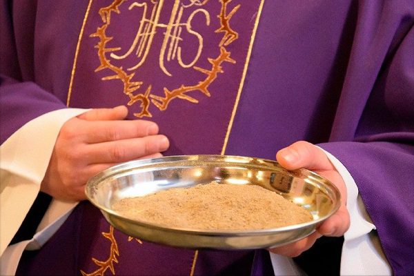 Para evitar contagios en CDMX, se entregarán porciones individuales de ceniza: Arquidiócesis