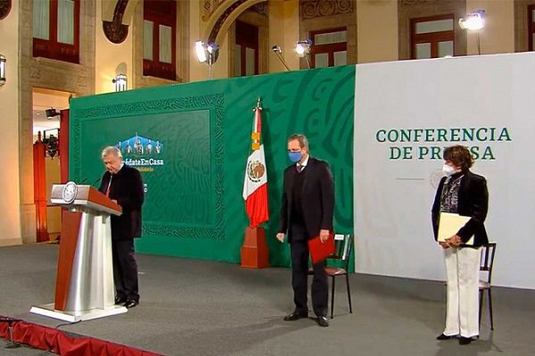 Se formaliza cambio en la SEP; Delfina Álvarez sustituye a Esteban Moctezuma