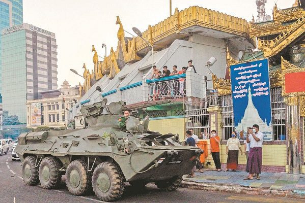 Reportan presencia de tanques y falta de internet a nivel nacional en Birmania
