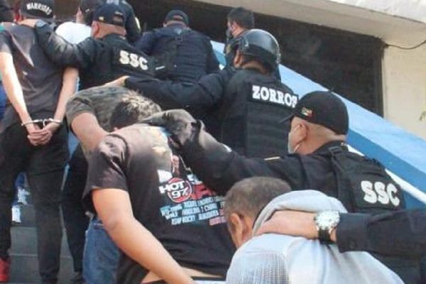 Cae banda que habría robado al cantante Erik Rubín #VIDEO