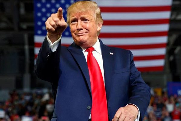 Trump reaparece en televisión e insiste en haber ganado las elecciones