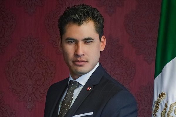 Tras acusaciones de pedofilia, retiran registro a precandidato en puebla