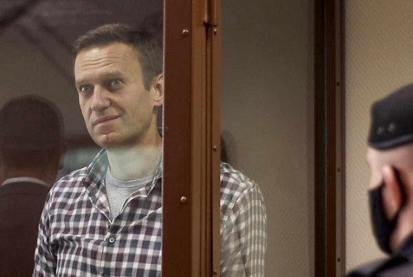 Justica rusa confirma pena de Navalni; podría a un campo de trabajo