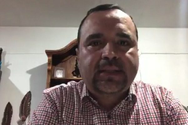 Renuncia alcalde que dijo a trabajadora “Cómo te ha de disfrutar tu marido”