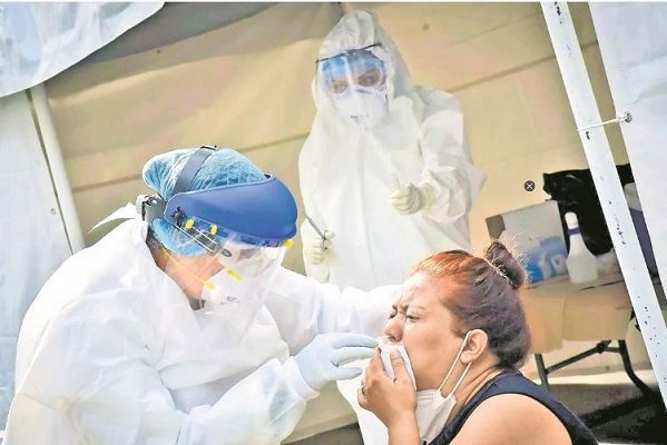 En CDMX, restaurantes darán servicio en interiores y farmacias harán pruebas covid