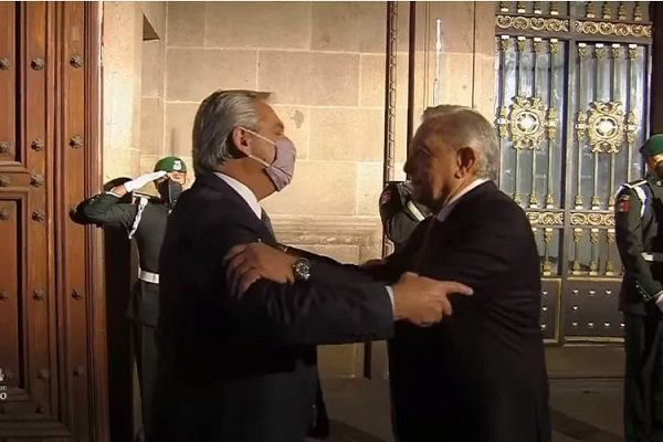 "Amigo nuestro", así recibió AMLO al presidente de Argentina en Palacio Nacional