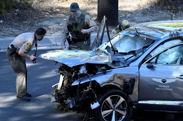 Tiger Woods esta “despierto, receptivo y recuperándose" tras accidente