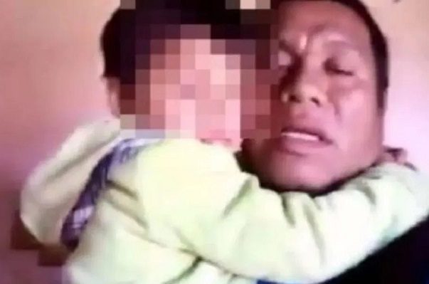 Padre y su hijo de cuatro años fueron arrestados en Chiapas #VIDEO