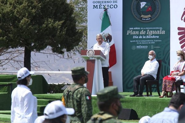El caso Ayotzinapa es "una espina clavada en el alma", reconoce AMLO