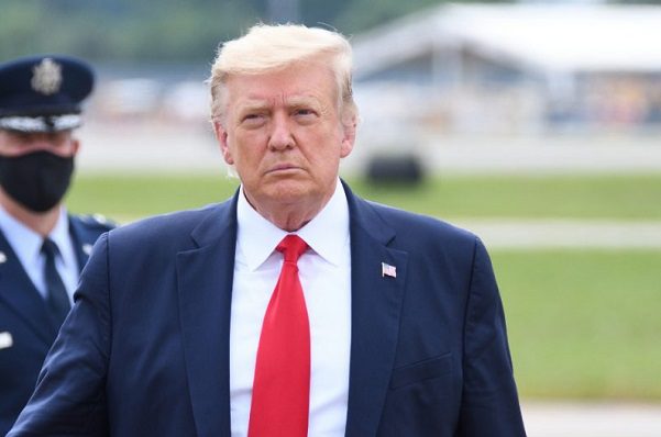 Liberan declaraciones de impuestos de Trump; lo culpan de fraude