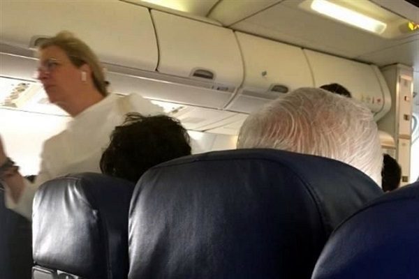 Exsecretaria que detuvo vuelo gracias a influencias es propuesta como embajadora